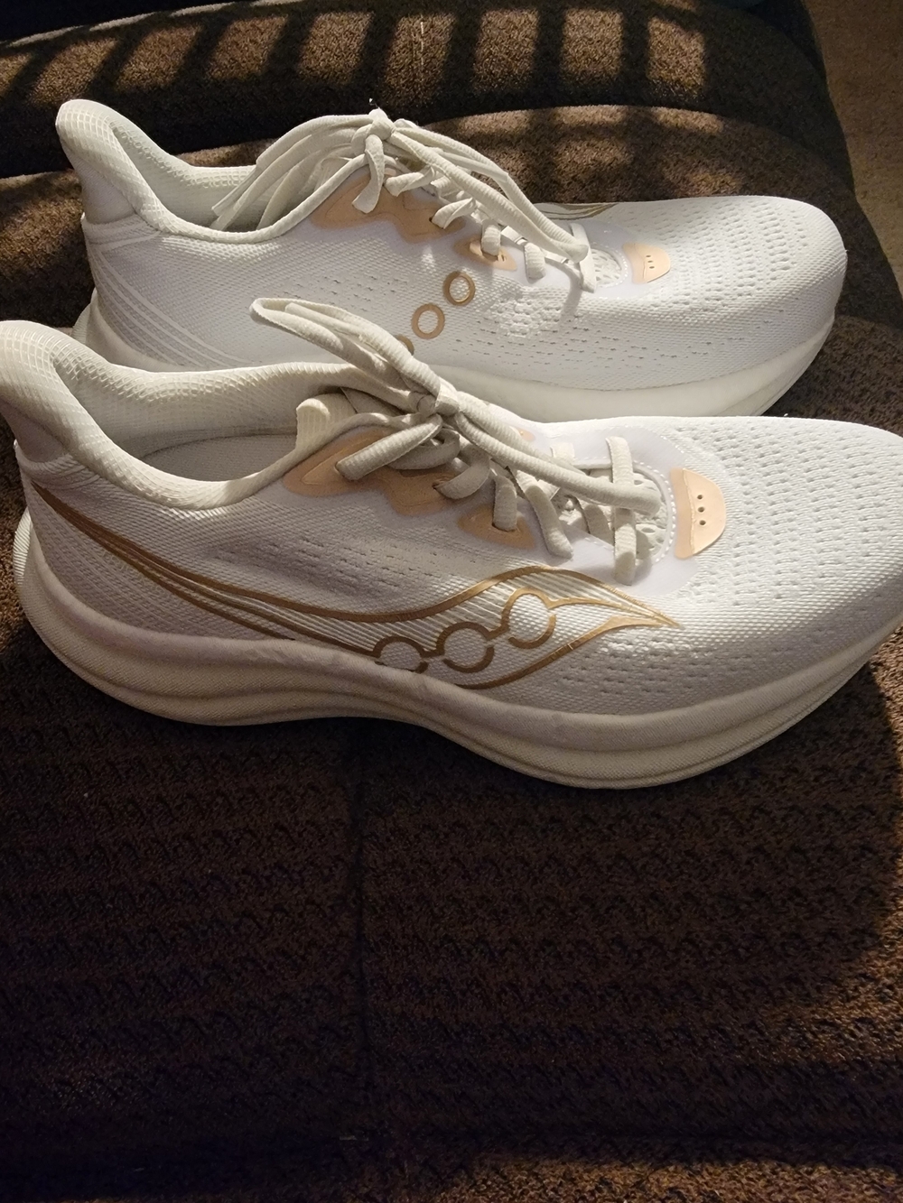 Saucony TRIUMPH 23 Women's White Athletic Running Shoes with Gold Accents